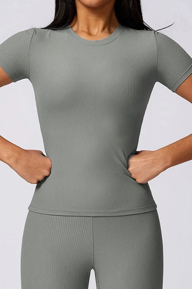 Quick-Dry Ribbed Yoga Crop Top